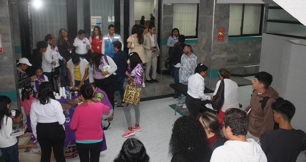 Consulado de Colombia en Santo Domingo de los Colorados presentó la película ‘Del otro lado’ del director colombiano Iván Guarnizo llamada 