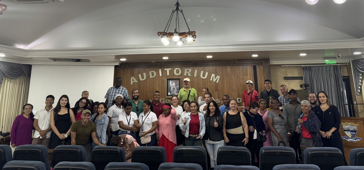 Consulado de Colombia en Santo Domingo de los Colorados presentó la película ‘Del otro lado’ del director colombiano Iván Guarnizo llamada 