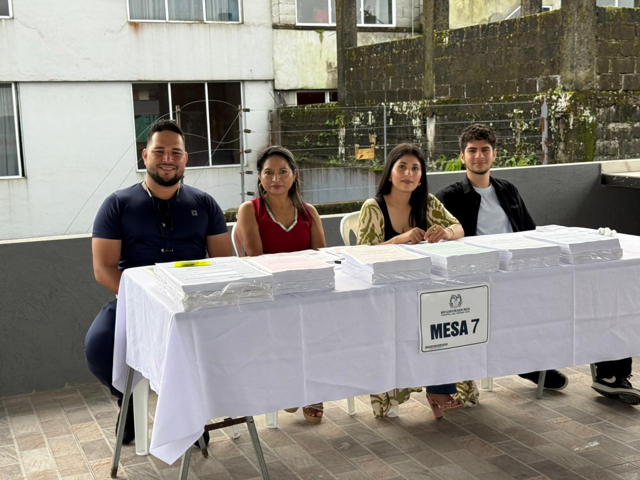 Connacionales participaron en las elecciones a Congreso de la República de 2026 en el Consulado de Colombia en Santo Domingo de los Tsáchilas