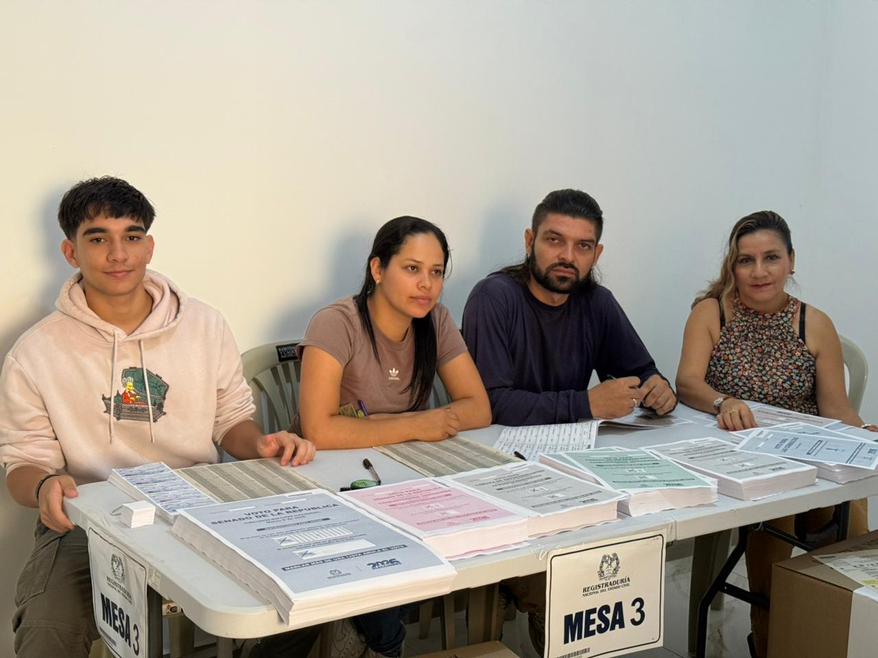 Connacionales participaron en las elecciones a Congreso de la República de 2026 en el Consulado de Colombia en Santo Domingo de los Tsáchilas