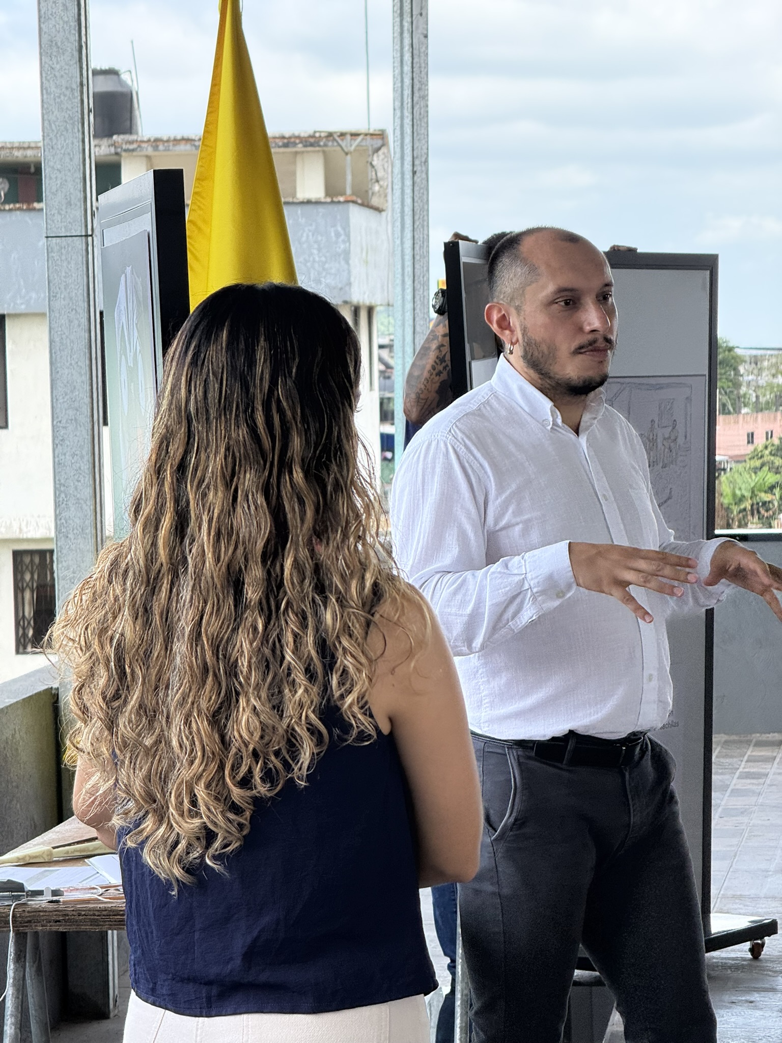 Consulado en Santo Domingo de los Tsáchilas conmemora el Día Nacional de Memoria y Solidaridad con las Víctimas del Conflicto Armado Interno