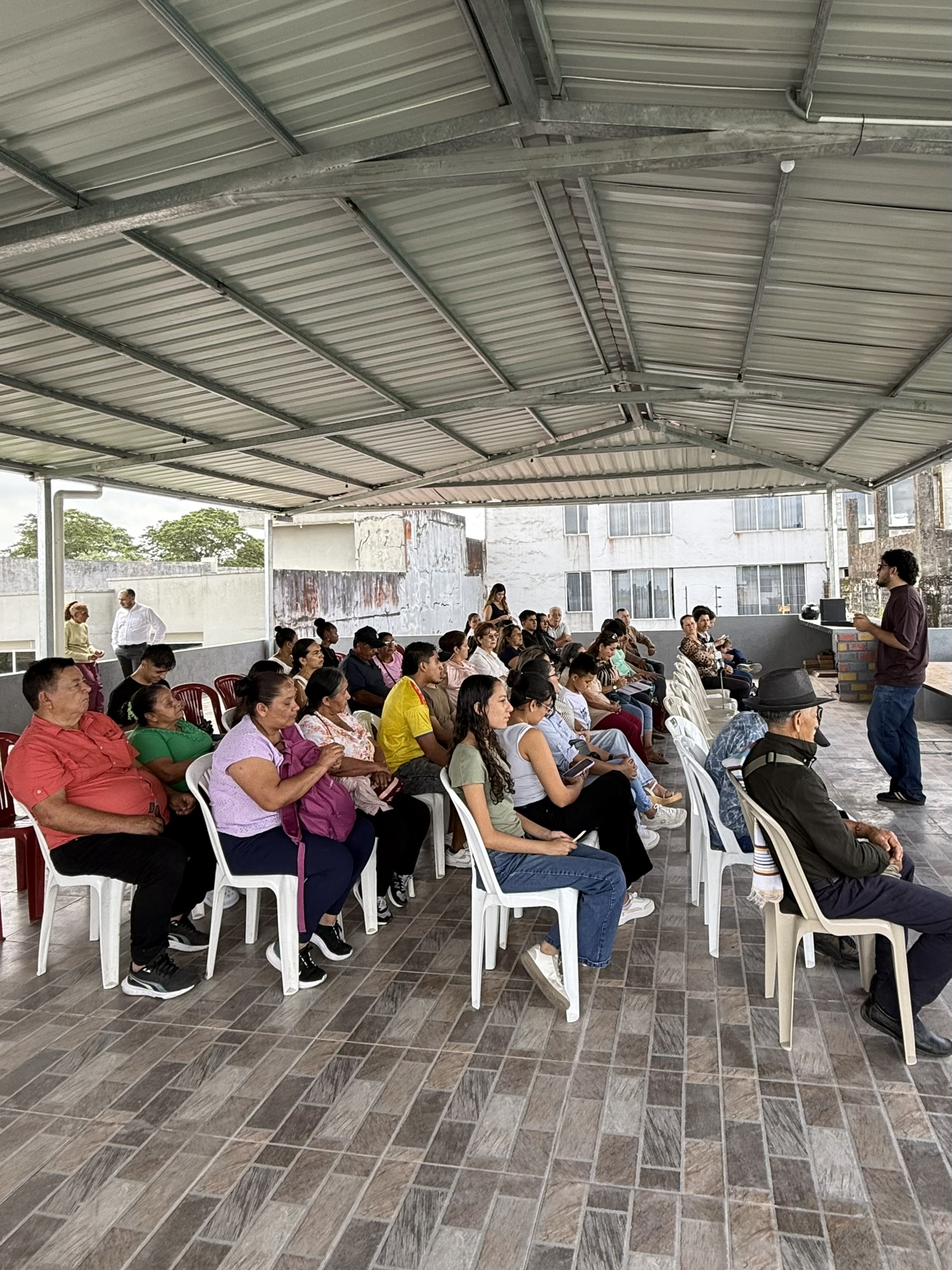 Consulado en Santo Domingo de los Tsáchilas conmemora el Día Nacional de Memoria y Solidaridad con las Víctimas del Conflicto Armado Interno