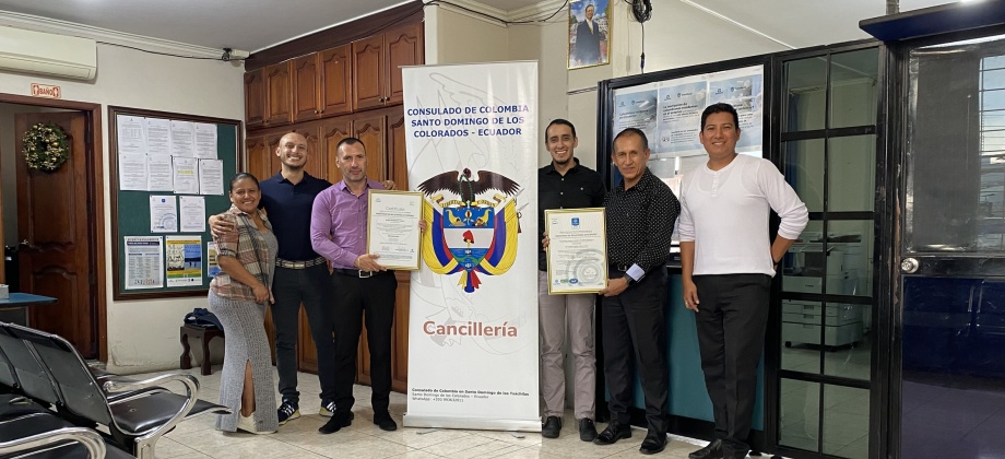 Consulado de Colombia en Santo Domingo de los Tsáchilas, Ecuador recibe certificación en la ISO 9001